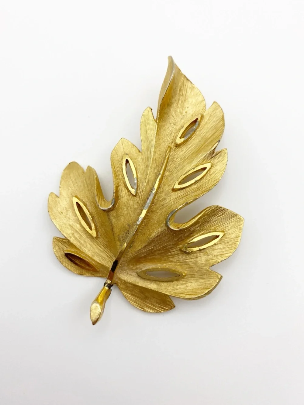 Vintage Gold Leaf Brooch Pin